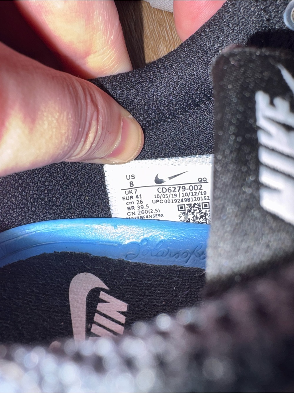 Nike Men’s Black and White Low-Top Skate Sneakers - Picture 3 of 4